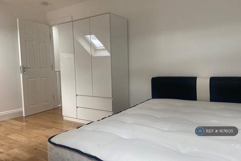 1 bedroom in a house share to rent, Cecil Avenue, Barking, IG11