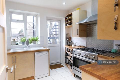 2 bedroom flat to rent, South Norwood Hill, London, SE25
