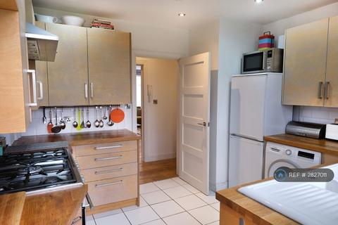 2 bedroom flat to rent, South Norwood Hill, London, SE25