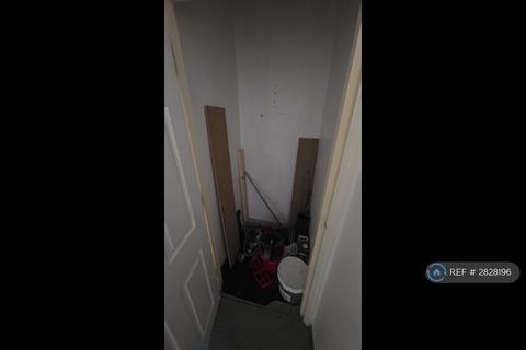 2 bedroom flat to rent, Wellington Street East, Salford, M7
