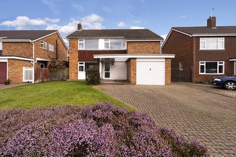 4 bedroom detached house for sale, 4 Bedroom Detached House with Garage and Garden, Stacey Road, Tonbridge