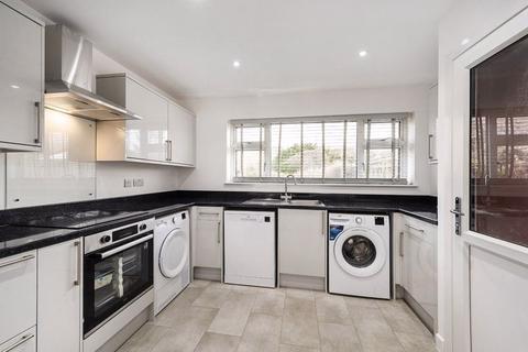 4 bedroom detached house for sale, 4 Bedroom Detached House with Garage and Garden, Stacey Road, Tonbridge
