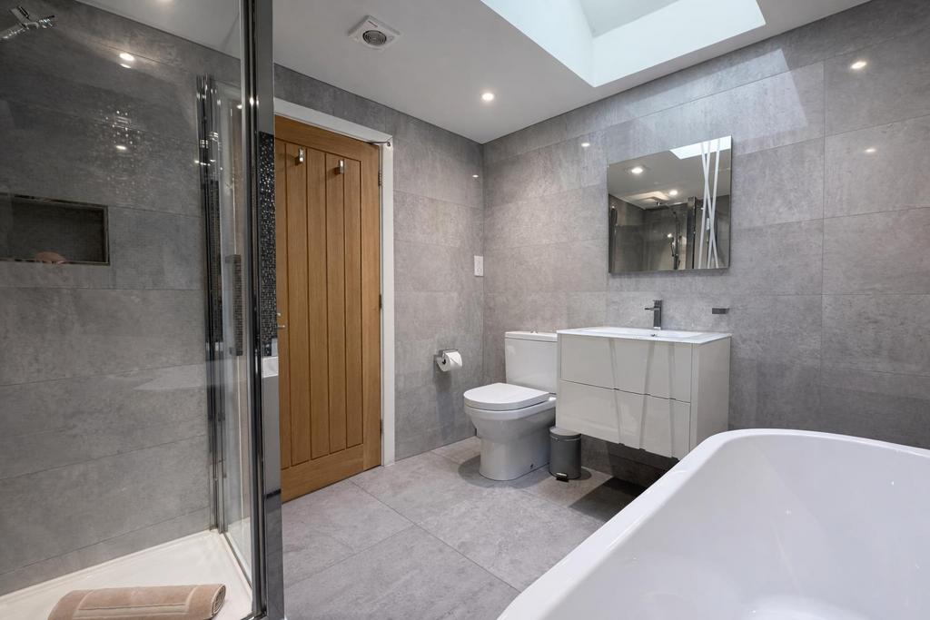 Luxury Principal Bathroom