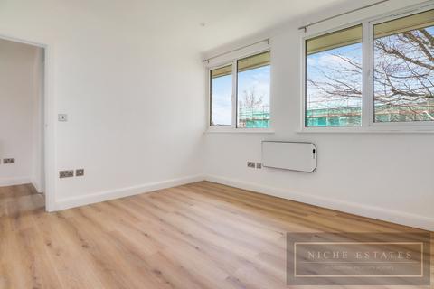 1 bedroom apartment to rent, Haughmond, Woodside Grange Road, London, N12