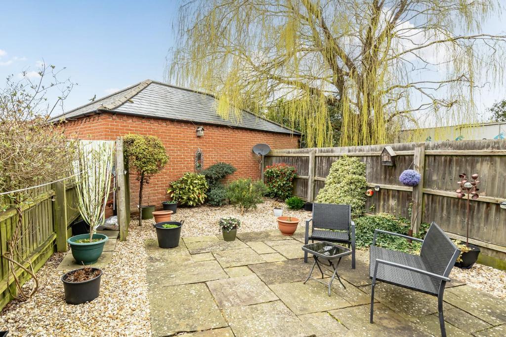 REAR GARDEN.jpg