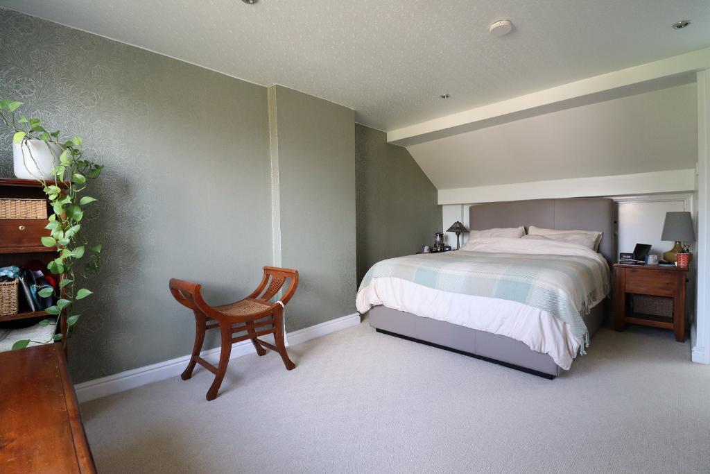 Principal bedroom