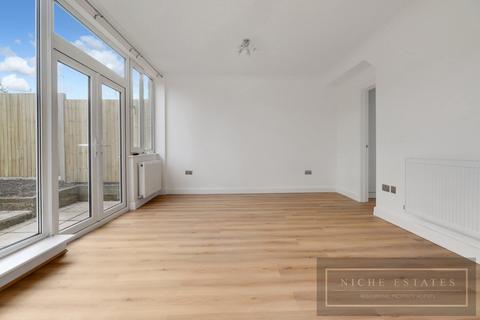 2 bedroom apartment to rent, Haughmond, Woodside Grange Road, London, N12