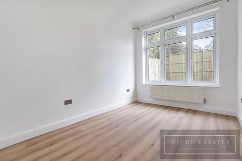 2 bedroom apartment to rent, Haughmond, Woodside Grange Road, London, N12