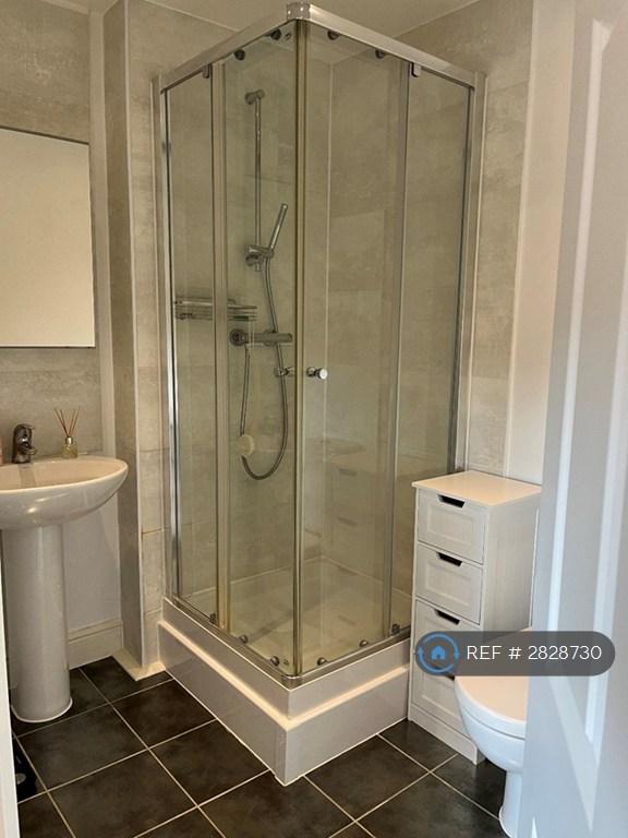 En Suite Bathroom