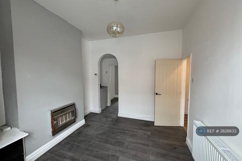 3 bedroom terraced house to rent, Vincit Street, Burnley, BB10