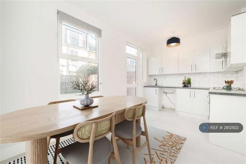 3 bedroom terraced house to rent, Willow Vale, London, W12