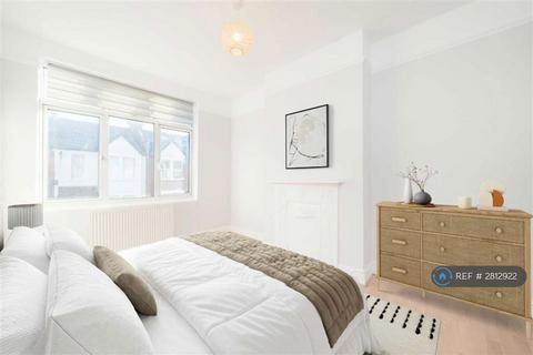 3 bedroom terraced house to rent, Willow Vale, London, W12