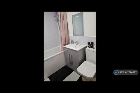2 bedroom flat to rent, Grampian Gardens, Dundee, DD4