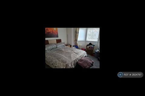 2 bedroom flat to rent, Grampian Gardens, Dundee, DD4