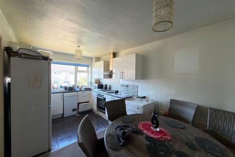 3 bedroom flat for sale, 7 Beech Tree Close, Stanmore, Middlesex, HA7 4UB