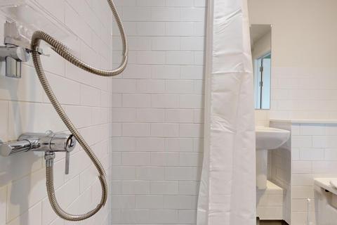 Studio to rent, Ruby Street