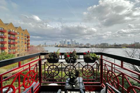 1 bedroom flat to rent, Wapping Wall, London E1W