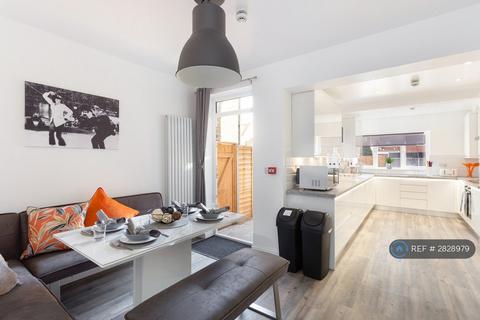 1 bedroom in a house share to rent, Princes Avenue, Watford, WD18