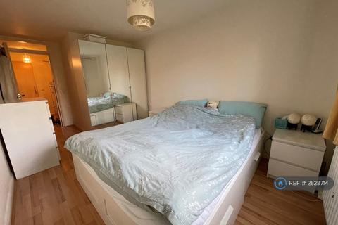 2 bedroom flat to rent, Fairlead House, London, E14