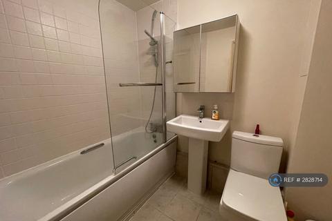 2 bedroom flat to rent, Fairlead House, London, E14