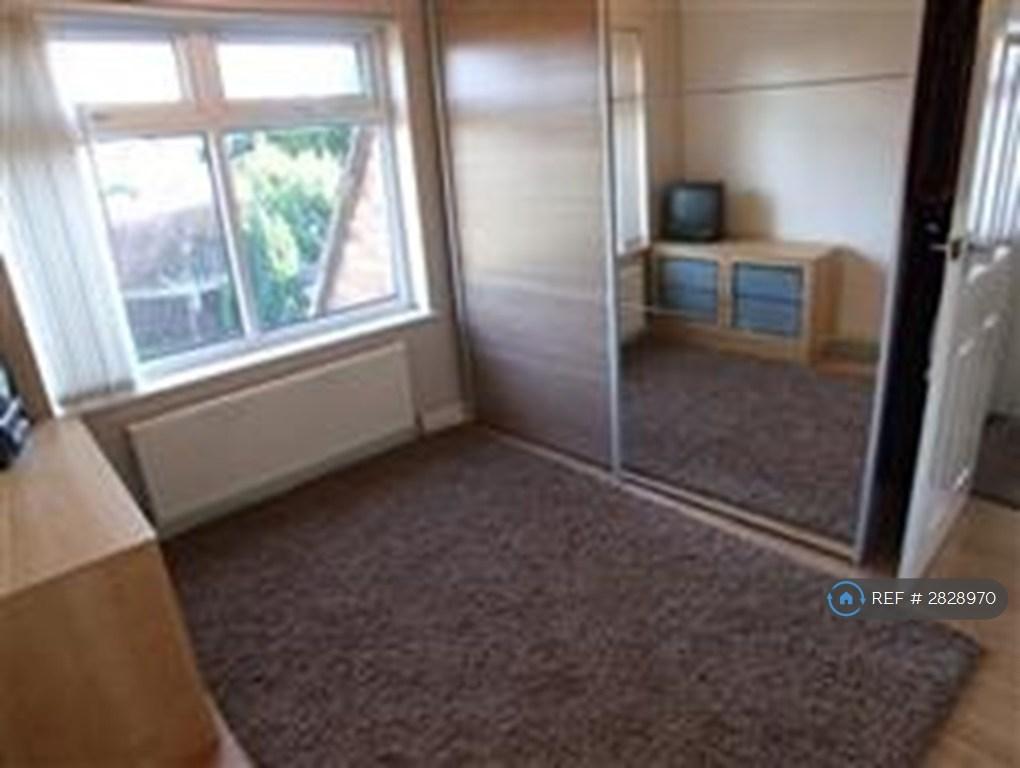 Side Bedroom