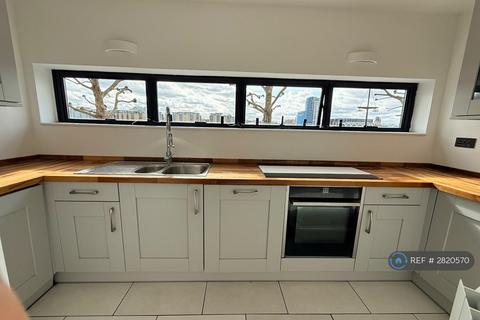 undefined, Chart House, London, E14