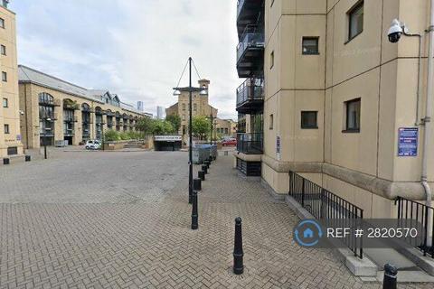 undefined, Chart House, London, E14