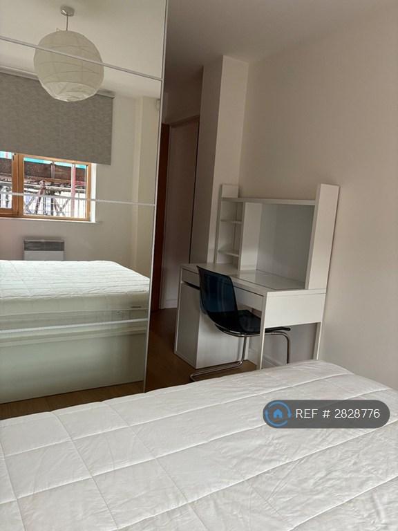 Bedroom/Office