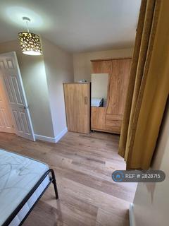 undefined, Birkbeck Avenue, Greenford, UB6