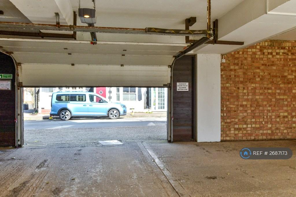 Garage Door / Secure Parking