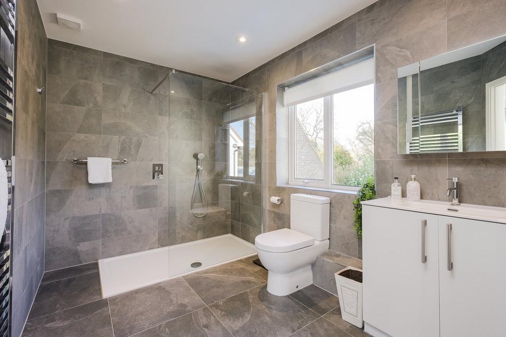 Bedroom 3 Ensuite