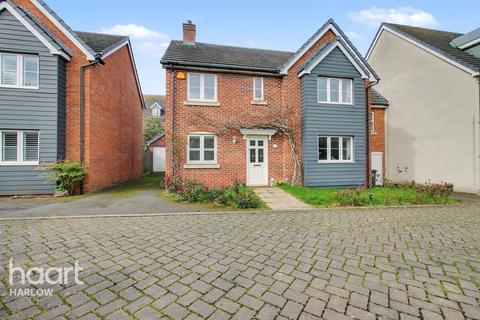 4 bedroom detached house for sale, Saffron Crescent, Sawbridgeworth