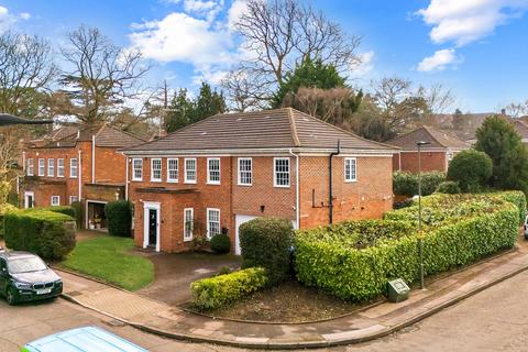 5 bedroom detached house for sale, Dickens Drive, Chislehurst BR7