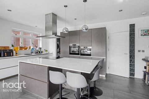 4 bedroom semi-detached house for sale, Crown Lane, London