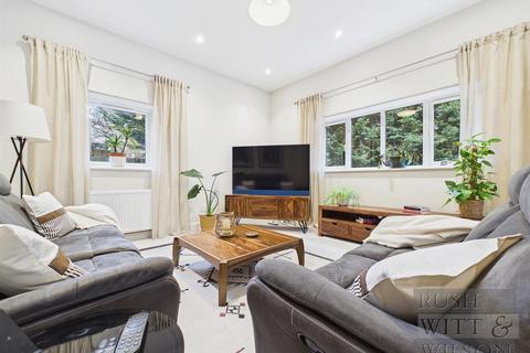 4 bedroom detached house for sale, Shining Cliff, Hastings