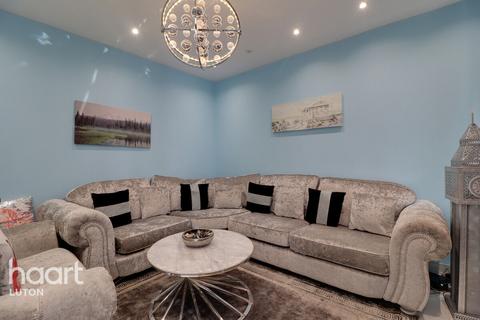undefined, Biscot Road, Luton
