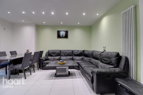 undefined, Biscot Road, Luton