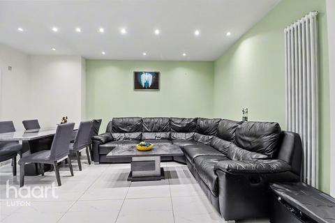 undefined, Biscot Road, Luton