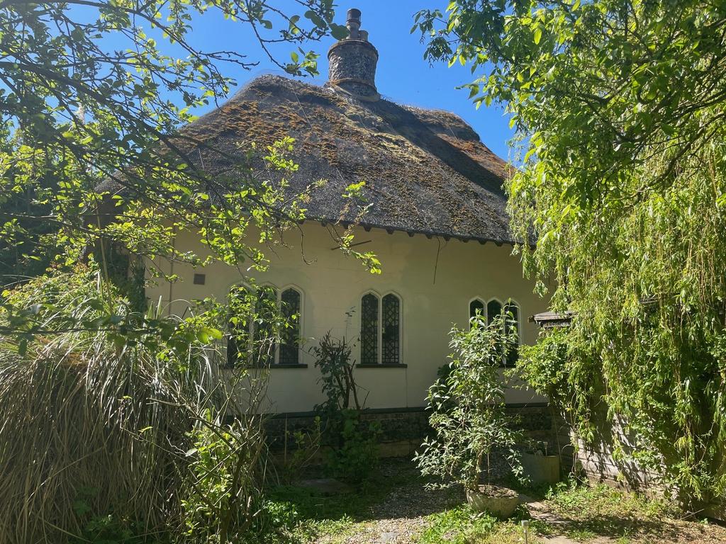2 bedroom detached house for sale