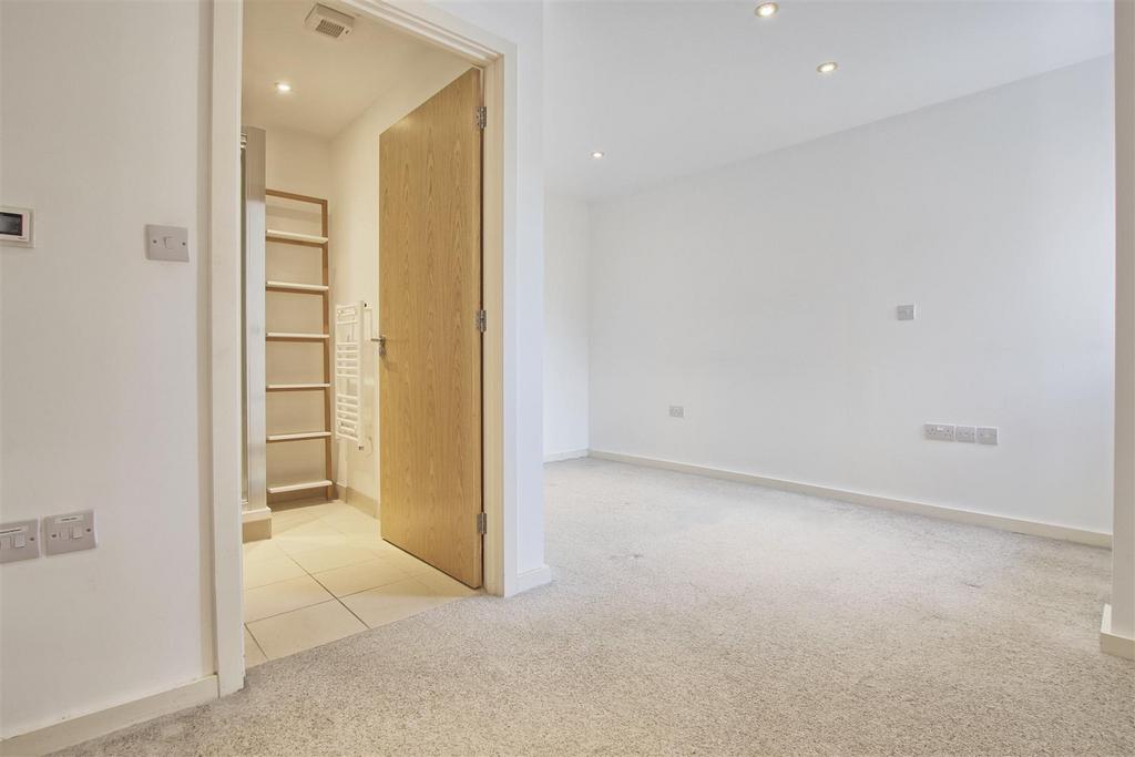 Bedroom 1.jpg