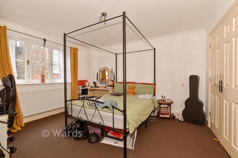 2 bedroom ground floor flat for sale, Stour Street, Canterbury, Kent