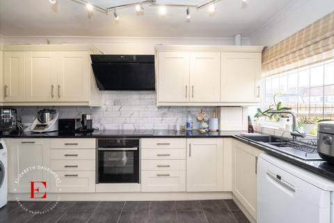 3 bedroom terraced house for sale, Anchorway Road, Finham