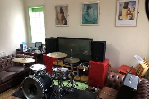 3 bedroom house share to rent, Welby Street