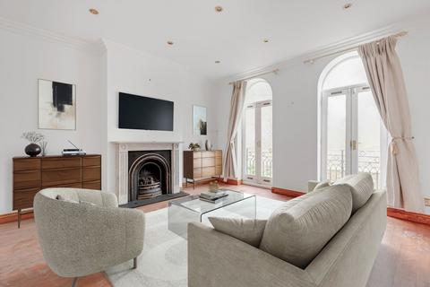 4 bedroom house for sale, King George Square, Richmond TW10