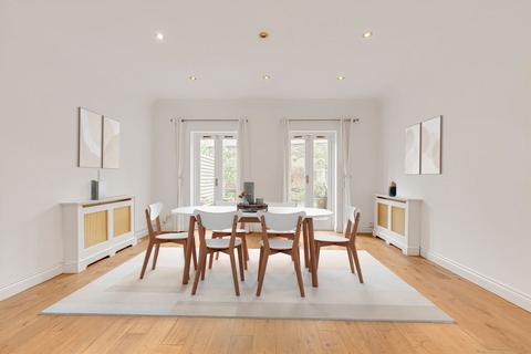 4 bedroom house for sale, King George Square, Richmond TW10