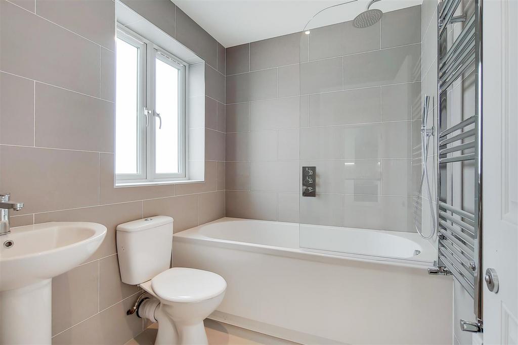 5 Bathroom-0.jpg