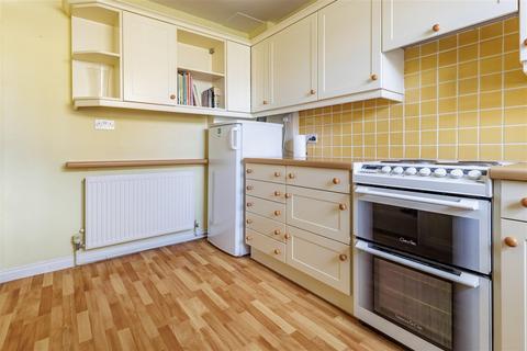 4 bedroom townhouse for sale, Wedgewood Close, Epping