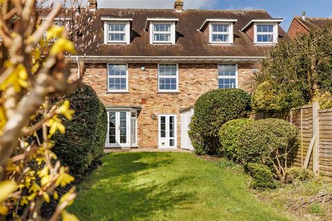 4 bedroom townhouse for sale, Wedgewood Close, Epping
