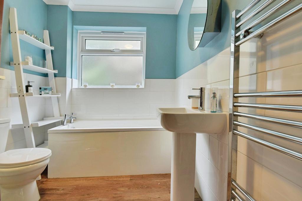 Bath/Shower Room