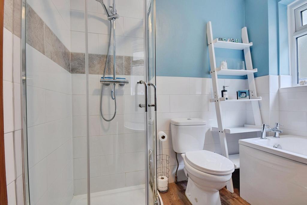 Bath/Shower Room